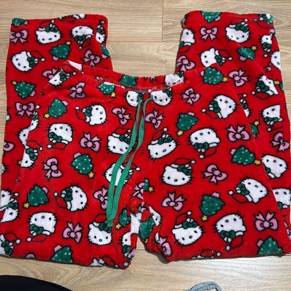 Sanrio Hello Kitty Christmas Pajama Pants size Large‎ (RARE)